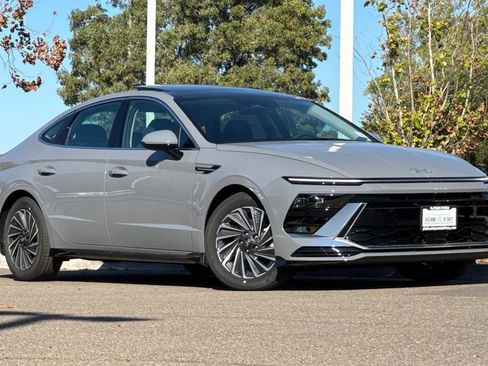New 2026 Hyundai Sonata SEL image 2