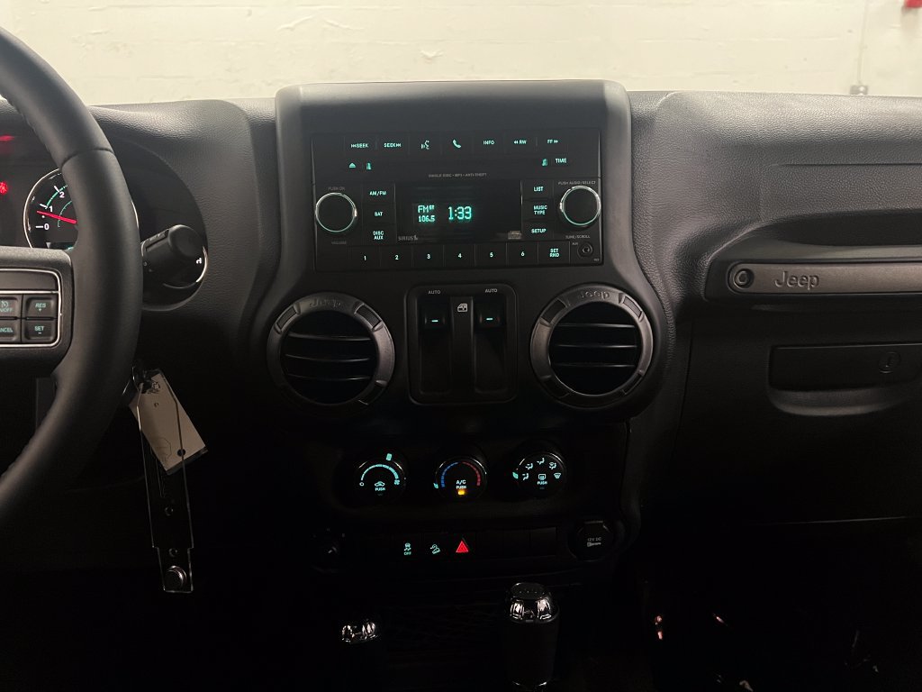 Used 2017 Jeep Wrangler Sport w/ Quick Order Package 24S AWD/4WD image 18