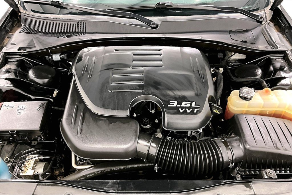 Used 2021 Chrysler 300 Touring L RWD image 11