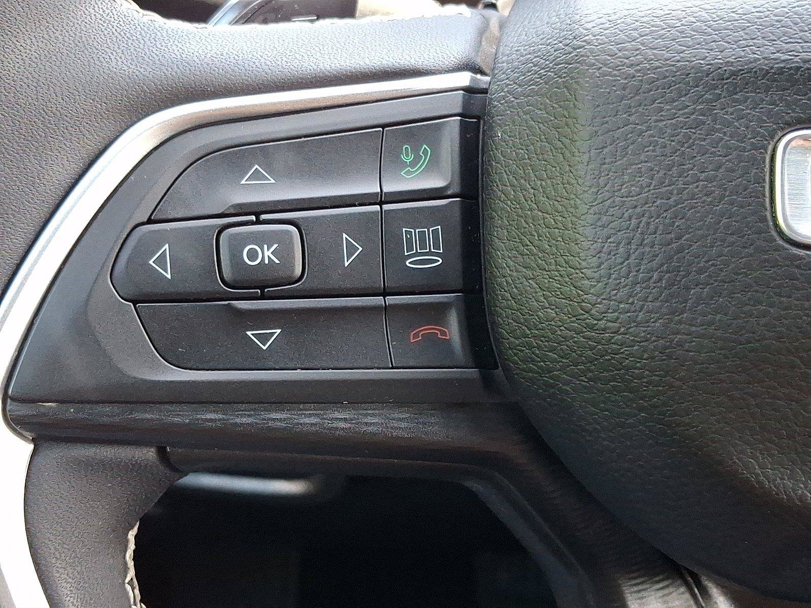 Used 2024 Jeep Grand Cherokee L Altitude AWD/4WD image 22