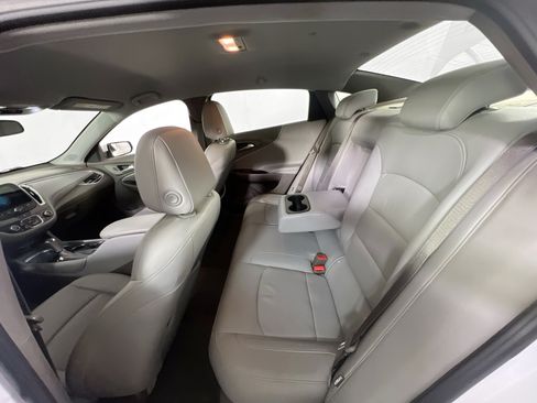 Used 2017 Chevrolet Malibu LT w/ Leather Package FWD image 24