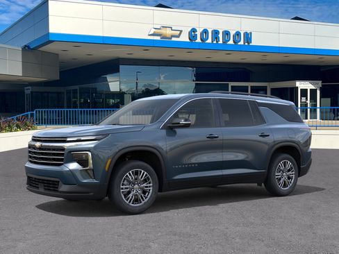 New 2026 Chevrolet Traverse LT w/ Driver Confidence Package FWD image 2