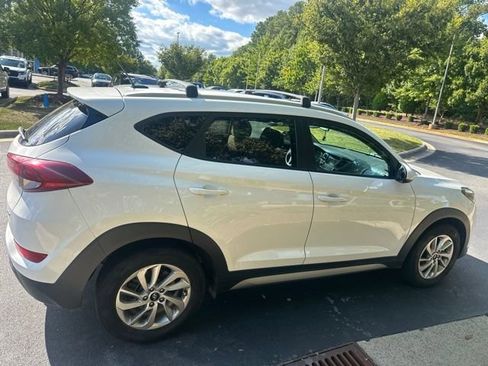 Used 2017 Hyundai Tucson SE w/ SE Popular Package 02 AWD/4WD image 9