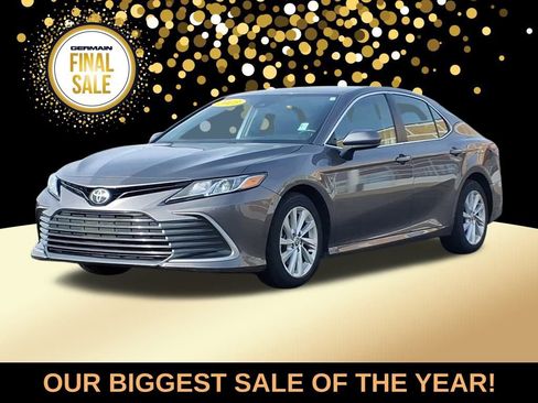 Used 2023 Toyota Camry LE image 1