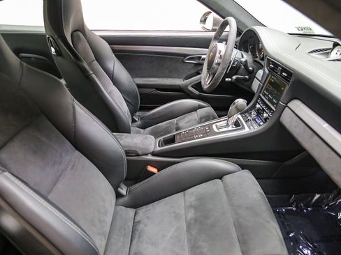 Certified 2015 Porsche 911 GT3 RWD image 20