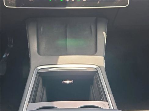 Used 2024 Tesla Model Y 2WD image 14