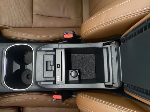 Certified 2025 Subaru Outback Touring XT image 18