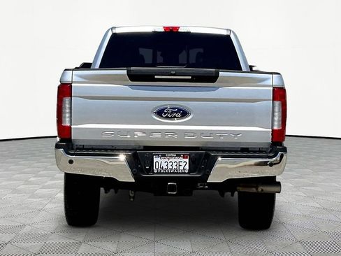 Used 2017 Ford F250 Lariat w/ Lariat Ultimate Package AWD/4WD image 5