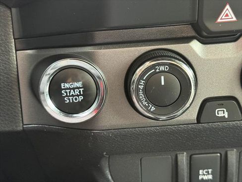Certified 2023 Toyota Tacoma TRD Off-Road AWD/4WD image 24