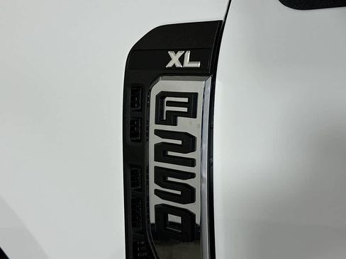 New 2026 Ford F250 XL w/ FX4 Off-Road Package image 7