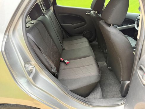 Used 2013 MAZDA MAZDA2 Sport FWD image 18