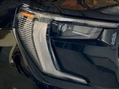 Used 2024 GMC Acadia Elevation AWD/4WD image 4