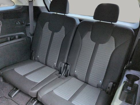 Certified 2025 Kia Sorento LX FWD image 18