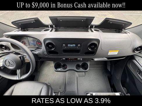 New 2025 Mercedes-Benz Sprinter 4500 image 17