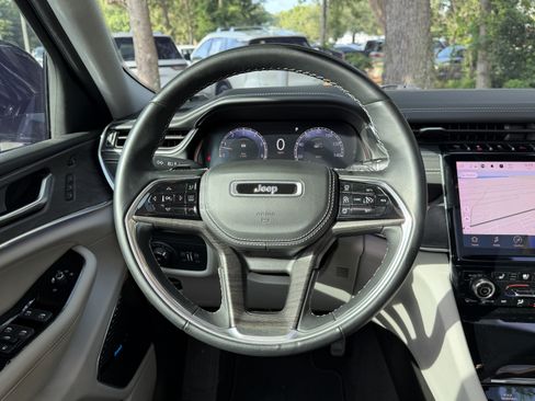 Used 2021 Jeep Grand Cherokee L Overland w/ Luxury Tech Group IV AWD/4WD image 34