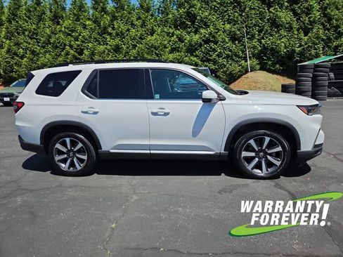 Used 2024 Honda Pilot Touring image 8