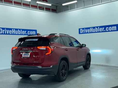 Used 2024 GMC Terrain AT4 AWD/4WD image 2