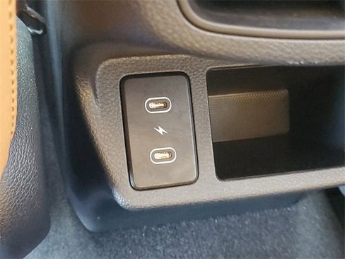 Certified 2025 Kia Seltos EX w/ EX Sunroof Package image 11