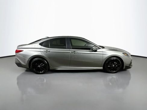 Used 2026 Toyota Camry SE FWD image 7