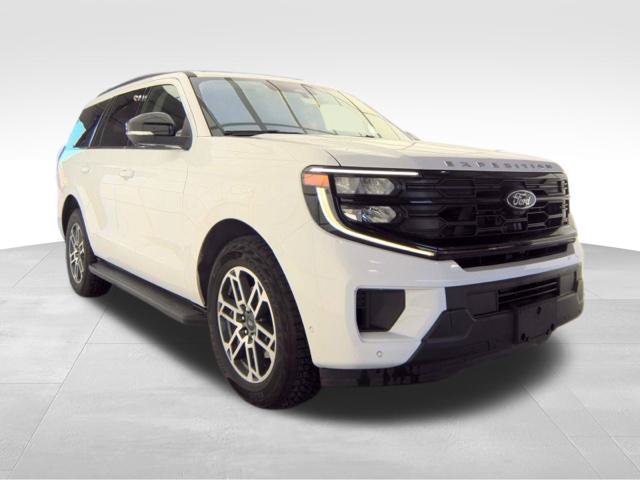 Used 2025 Ford Expedition Active AWD/4WD image 8