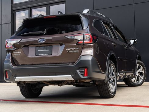 Used 2021 Subaru Outback Touring XT AWD/4WD image 8