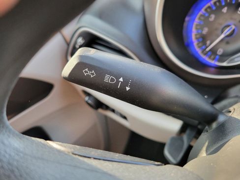 Used 2017 Chrysler Pacifica Touring w/ Tire & Wheel Group image 15