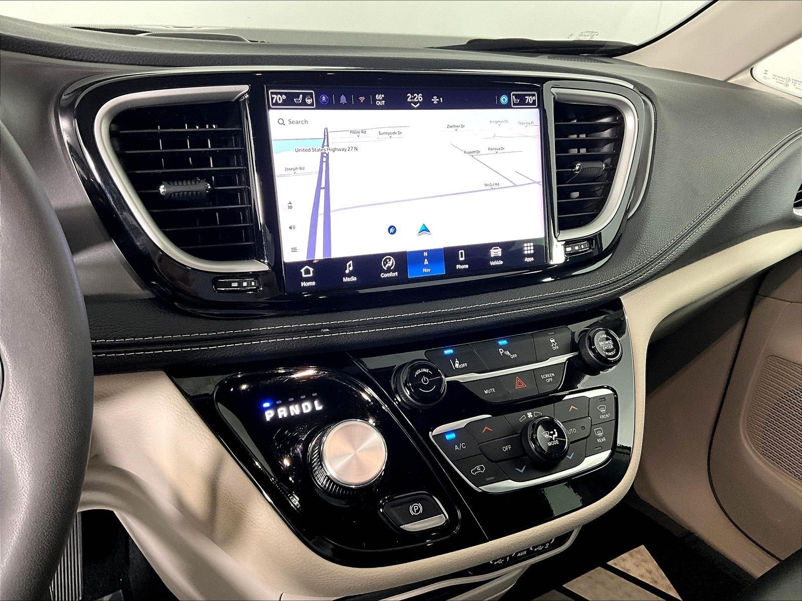 Used 2024 Chrysler Pacifica Limited FWD image 40