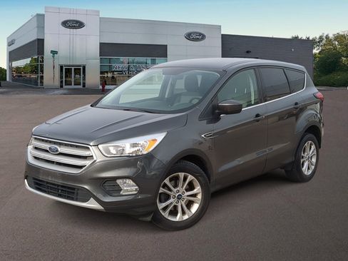 Used 2019 Ford Escape SE image 1