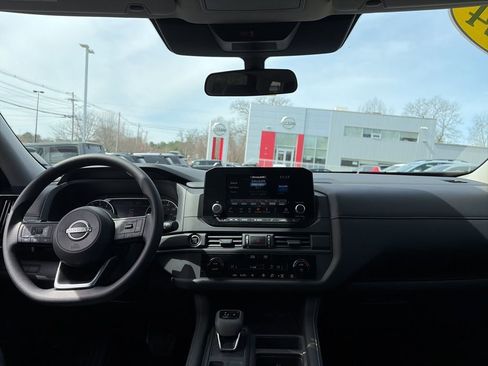 Certified 2024 Nissan Pathfinder S image 15