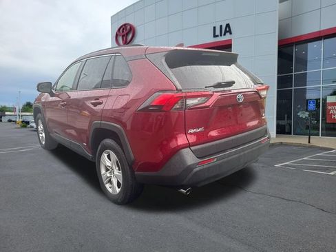 Used 2019 Toyota RAV4 LE w/ Carpet Mat Package AWD/4WD image 5