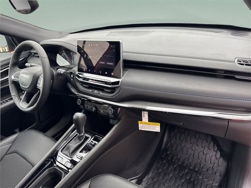 New 2026 Jeep Compass Latitude image 34