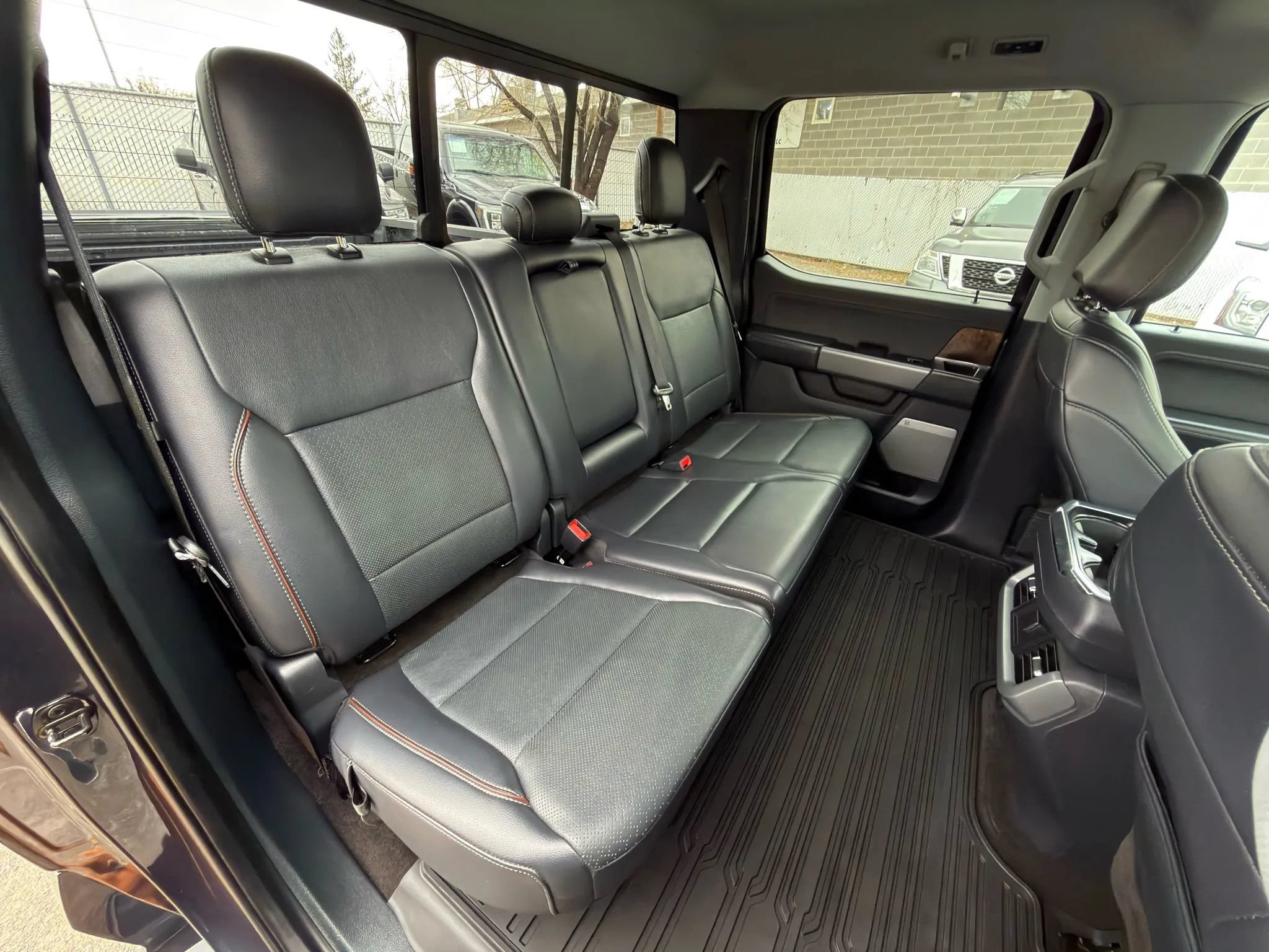 Used 2021 Ford F150 Lariat w/ Max Trailer Tow Package AWD/4WD image 4