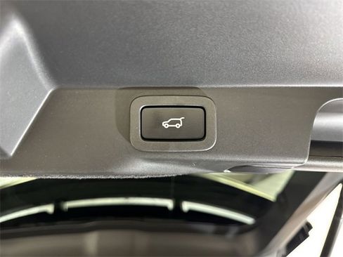 Used 2021 Land Rover Range Rover Sport HST image 28