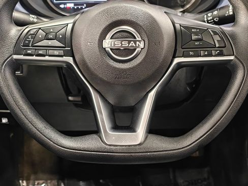Used 2024 Nissan Versa SV FWD image 5