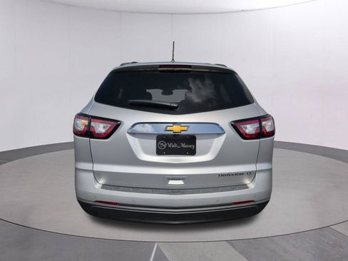 Used 2015 Chevrolet Traverse LT w/ LPO, 'HIT The Road' Package FWD image 4