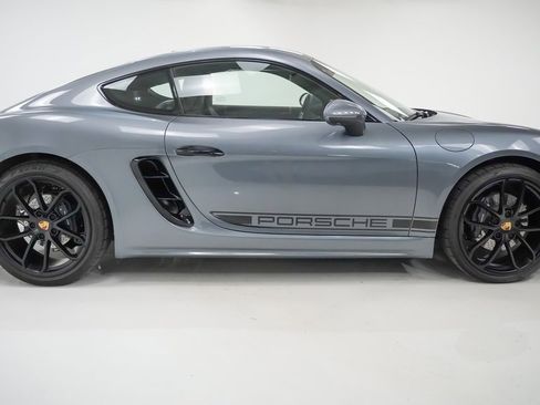 New 2025 Porsche 718 Cayman image 9