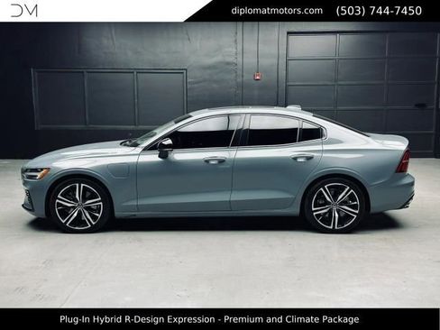 Used 2022 Volvo S60 T8 R-Design Expression w/ Premium Package AWD/4WD image 4
