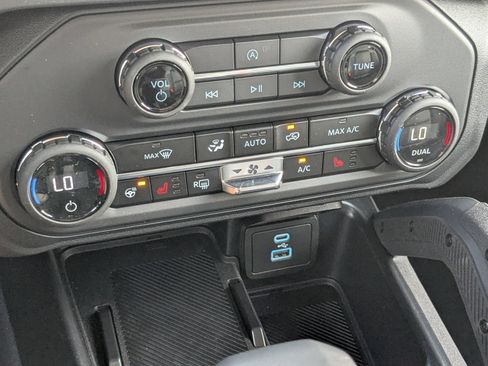 New 2025 Ford Bronco Outer Banks w/ Sasquatch Package AWD/4WD image 23