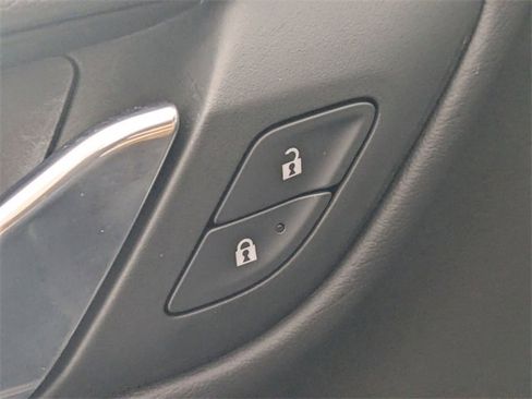 Certified 2023 GMC Yukon Denali image 11