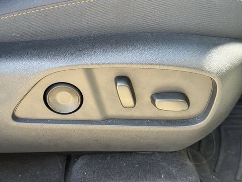 Used 2025 Chevrolet Equinox ACTIV w/ Safety and Technology Package FWD image 31
