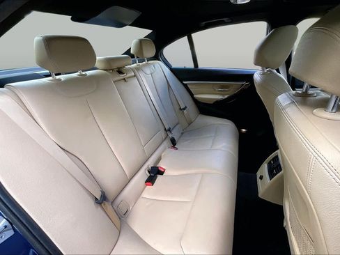 Used 2018 BMW 330i xDrive Sedan w/ Convenience Package AWD/4WD image 19
