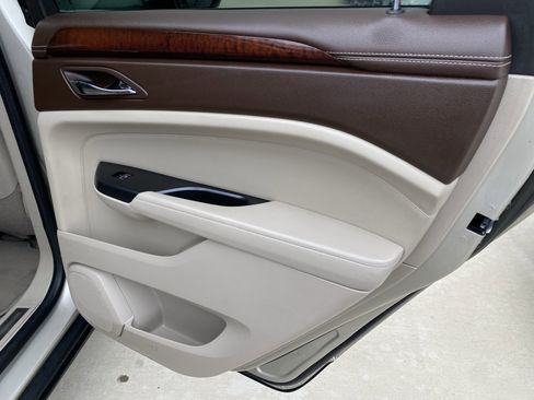 Used 2015 Cadillac SRX Luxury image 9