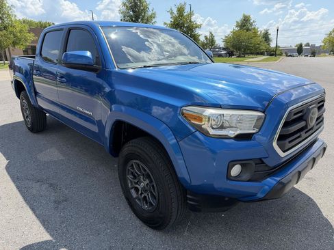 Used 2018 Toyota Tacoma SR5 RWD image 3