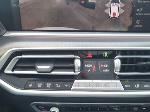 Used 2022 BMW X5 xDrive40i w/ M Sport Package image 7