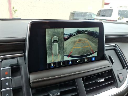 Used 2022 Chevrolet Tahoe LT w/ Luxury Package RWD image 15