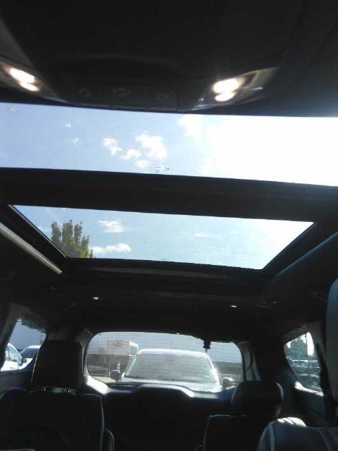 Used 2025 Chrysler Pacifica Limited FWD image 4