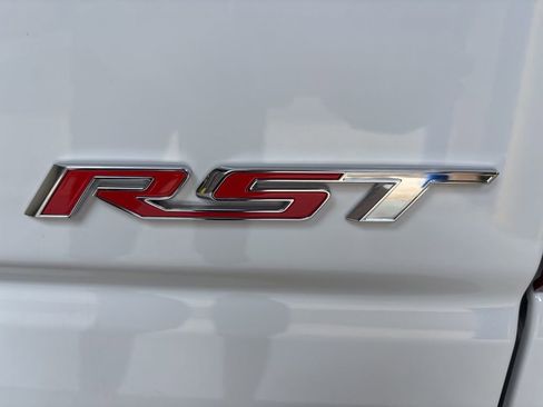 Used 2024 Chevrolet Silverado 1500 RST w/ Z71 Off-Road Package AWD/4WD image 8