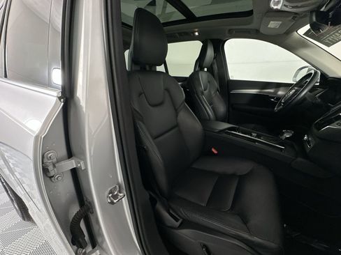 Used 2021 Volvo XC90 T5 Momentum w/ Protection Package Premier image 27