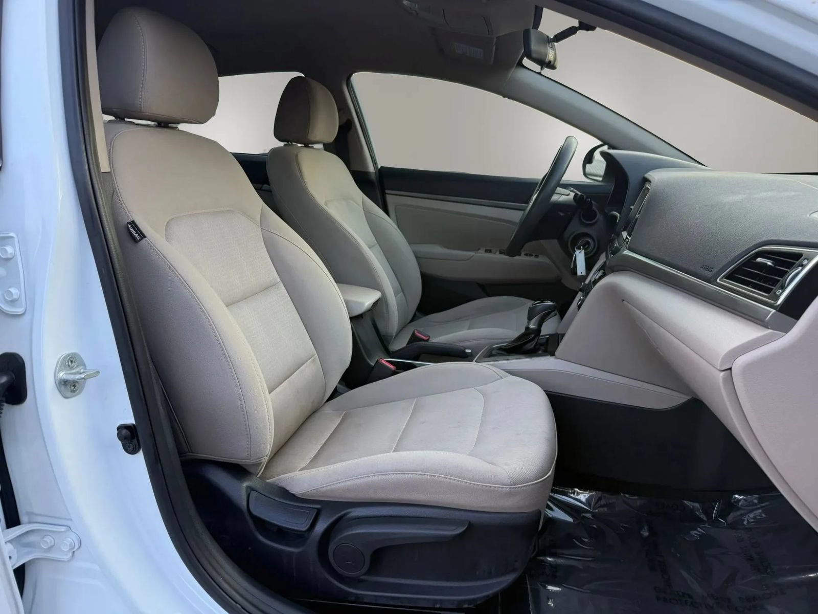 Used 2017 Hyundai Elantra SE FWD image 27