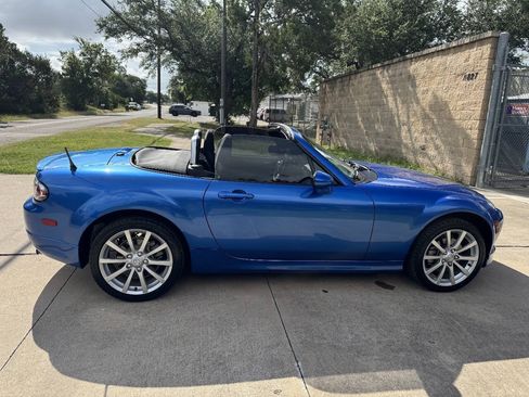 Used 2006 MAZDA MX-5 Miata Sport w/ Appearance Pkg RWD image 14